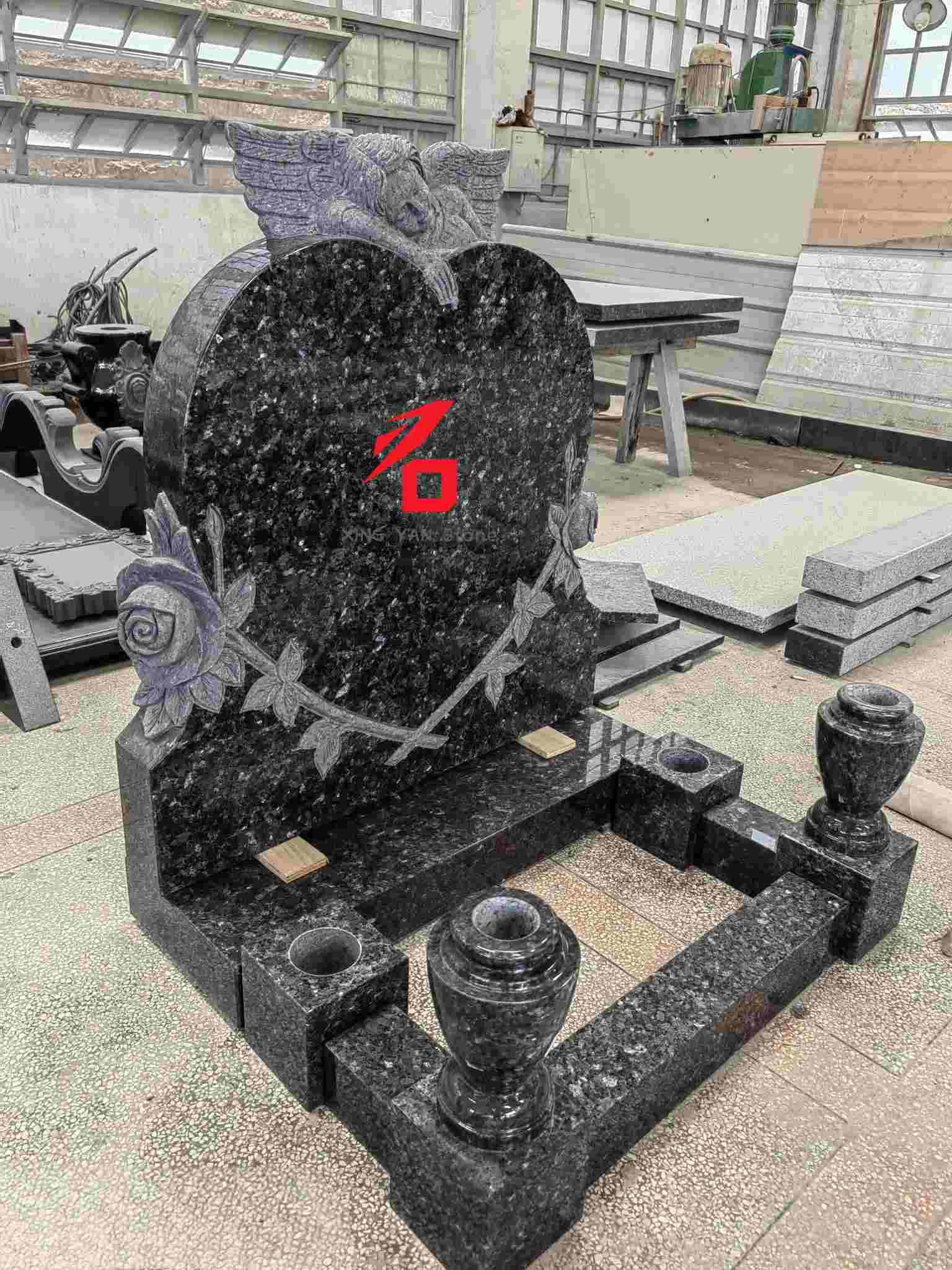 سنگ قبر یادبود فرشته گرانیت مروارید آبی به شکل قلب